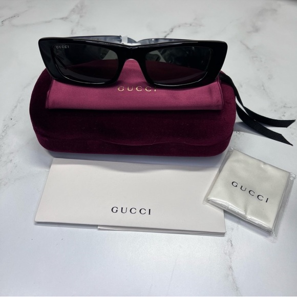 Gucci GG0516S Shiny Bilayer Black White Mother Of Pearl Sunglasses main image 8